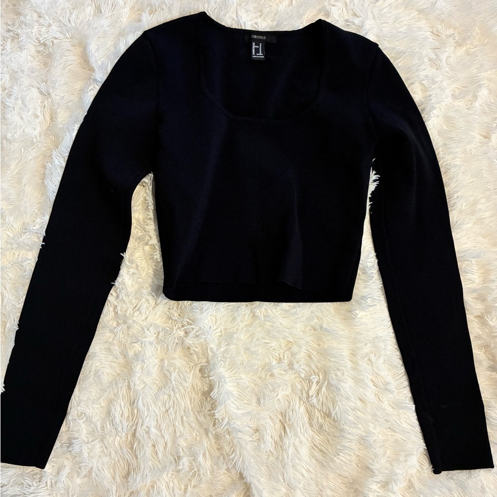 Forever 21 Black Long Sleeve Scoopneck Crop Top